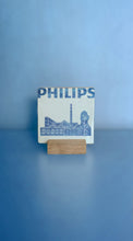 Load image into Gallery viewer, Eerbetoon aan Philips – Handgemaakte tegeltjes met een Eindhovens hart